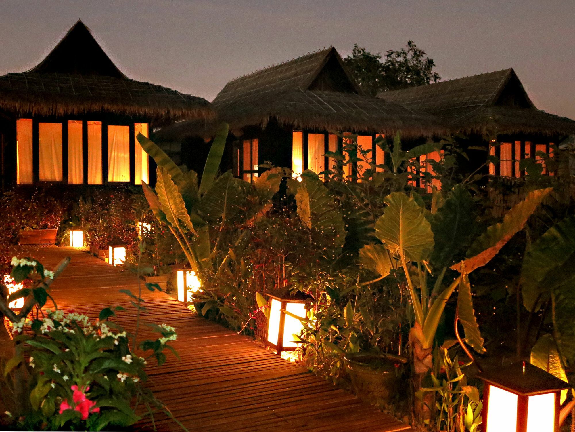 La Maison Birmane Boutique Hotel Inle Lake Exterior photo